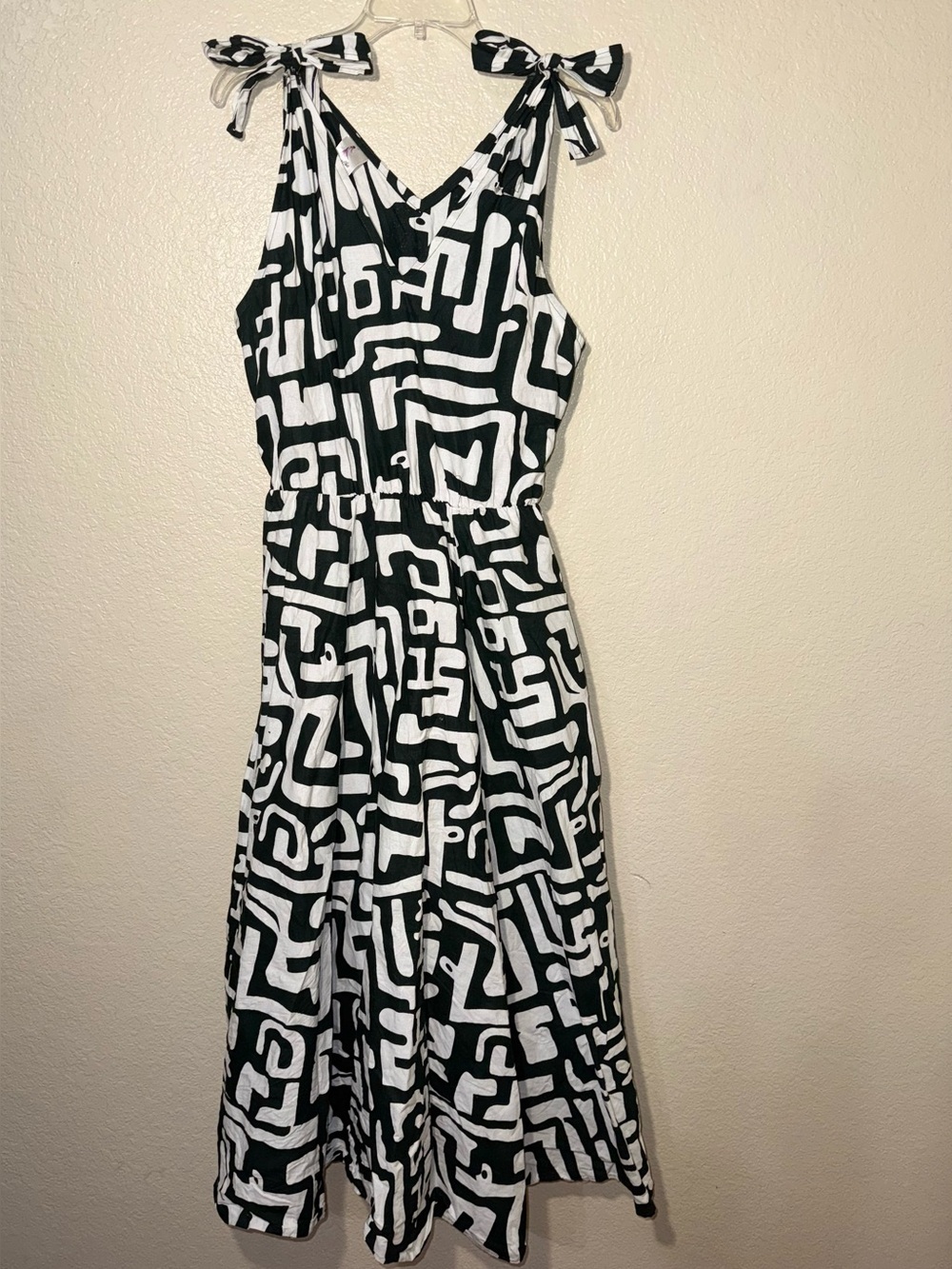 Kara Chic NF Geometric Print Tie Shoulder Maxi Dress OS